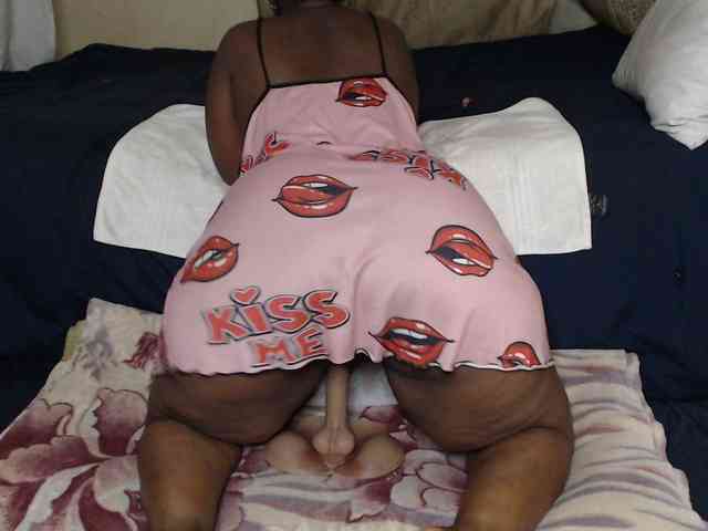 Prettybkack25 webcam