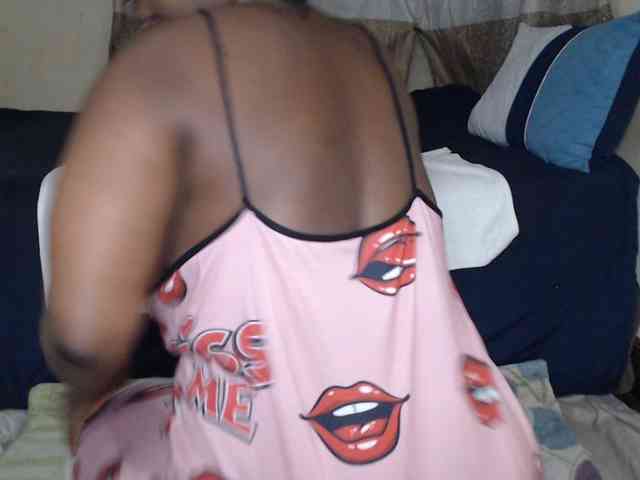 Prettybkack25 webcam