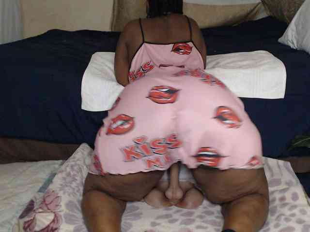 Prettybkack25 webcam