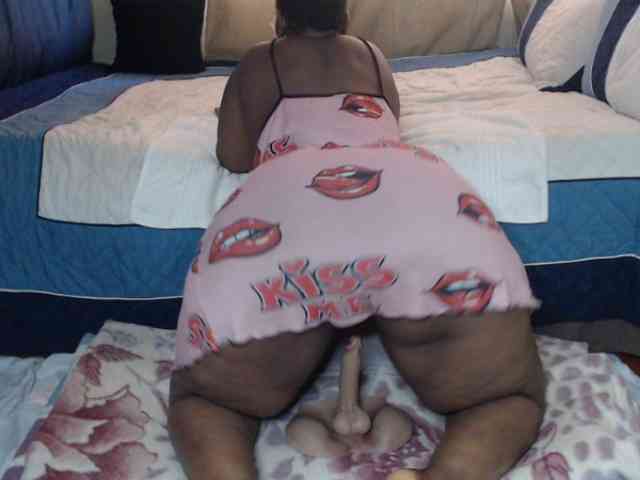 Prettybkack25 Live Webcam on BongaCams