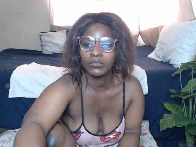 Prettybkack25 webcam