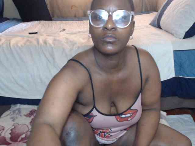 Prettybkack25 webcam