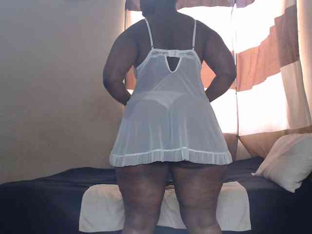 Prettybkack25 webcam