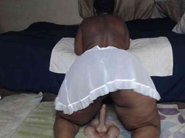 Prettybkack25 webcam