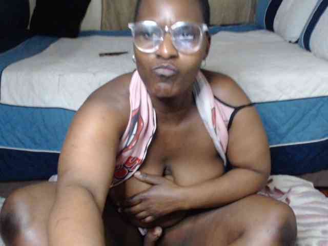 Prettybkack25 webcam