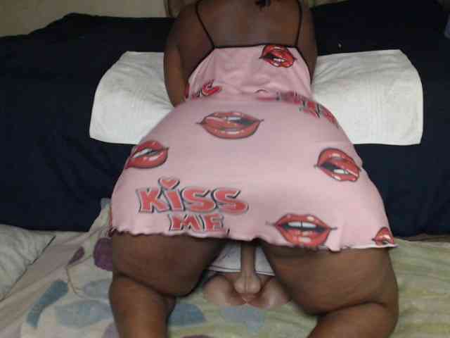 Prettybkack25 webcam
