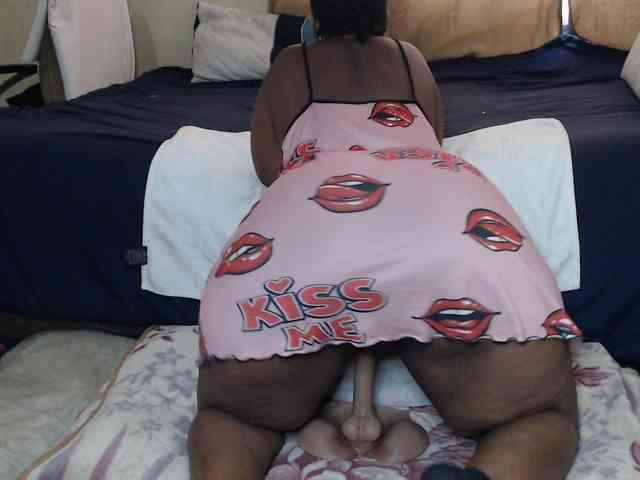 Prettybkack25 webcam