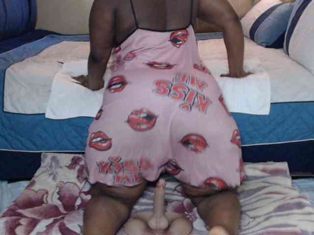 Prettybkack25 webcam