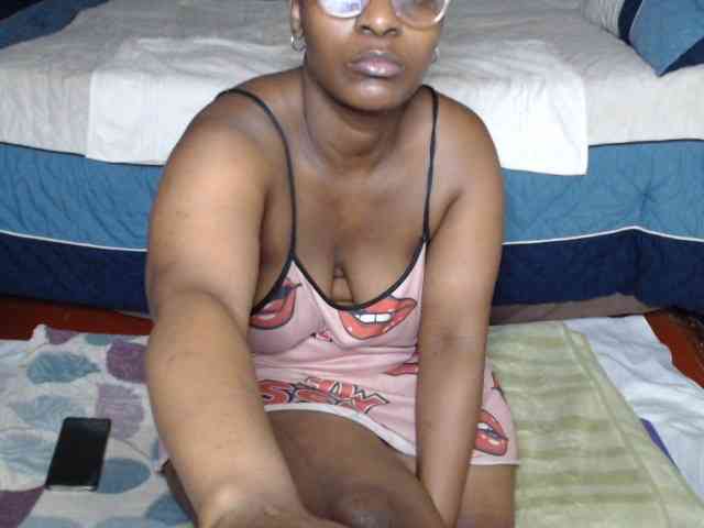 Prettybkack25 webcam