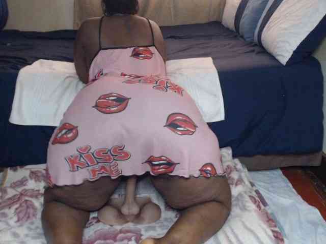 Prettybkack25 webcam