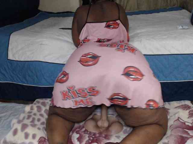 Prettybkack25 webcam