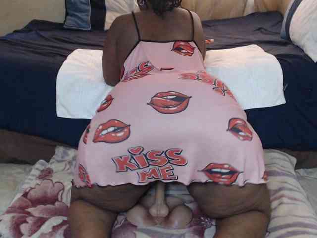 Prettybkack25 webcam