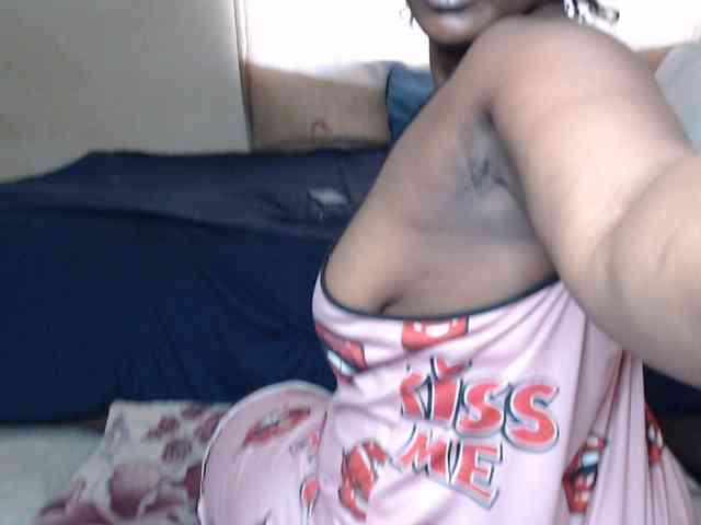 Prettybkack25 webcam