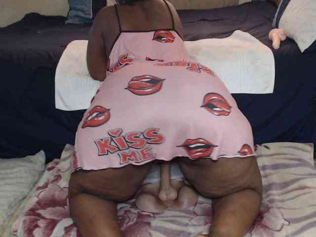 Prettybkack25 webcam