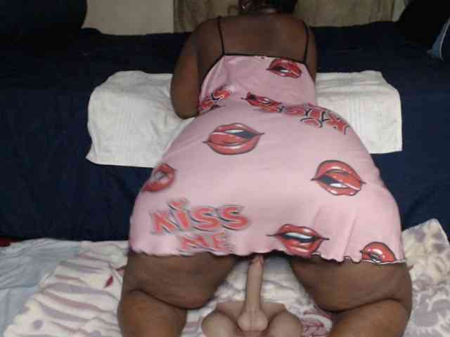 Prettybkack25 webcam