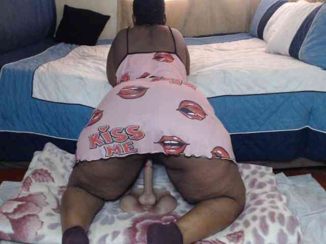 Prettybkack25 webcam