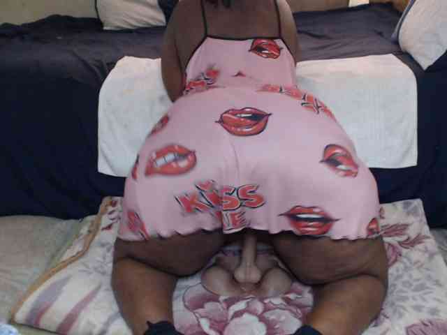 Prettybkack25 webcam