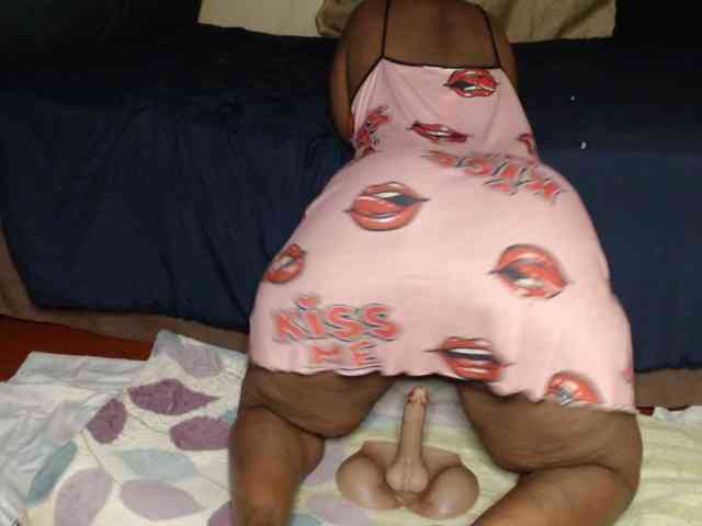 Prettybkack25 webcam