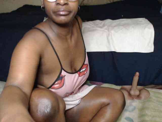 Prettybkack25 webcam