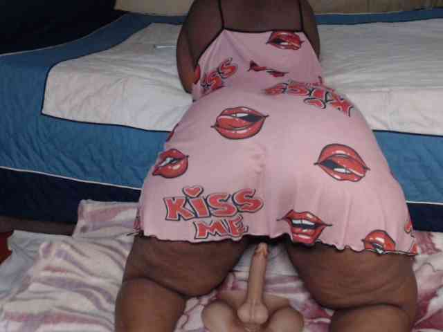 Prettybkack25 webcam