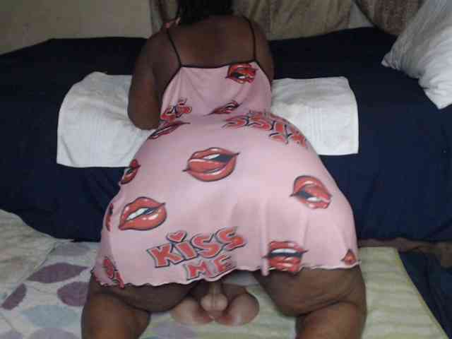 Prettybkack25 webcam