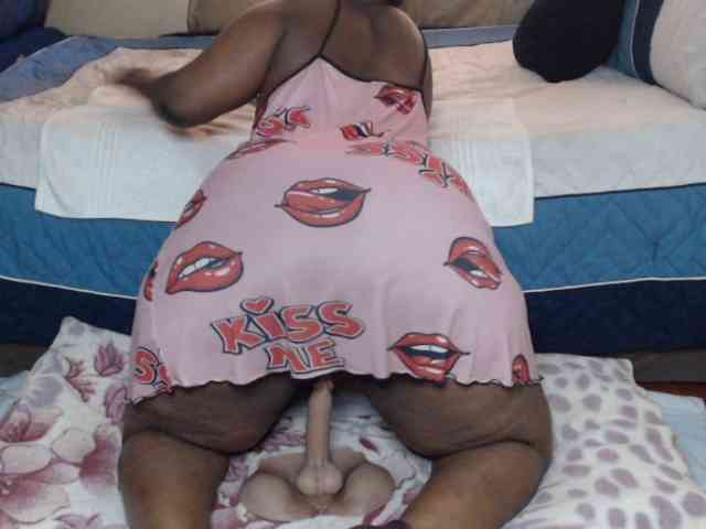 Prettybkack25 webcam