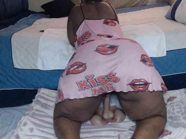 Prettybkack25 webcam