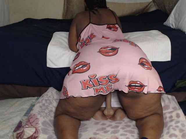 Prettybkack25 webcam