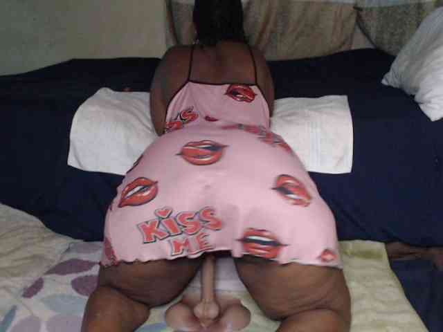 Prettybkack25 webcam
