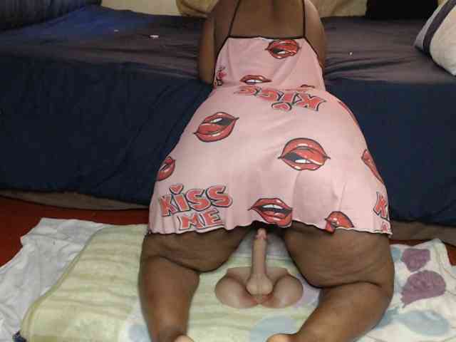 Prettybkack25 webcam