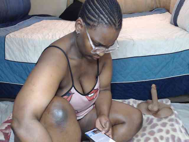 Prettybkack25 webcam
