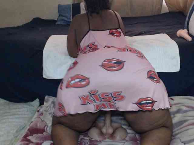 Prettybkack25 webcam