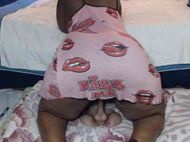 Prettybkack25 webcam