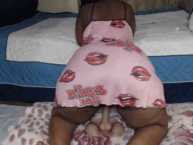 Prettybkack25 webcam