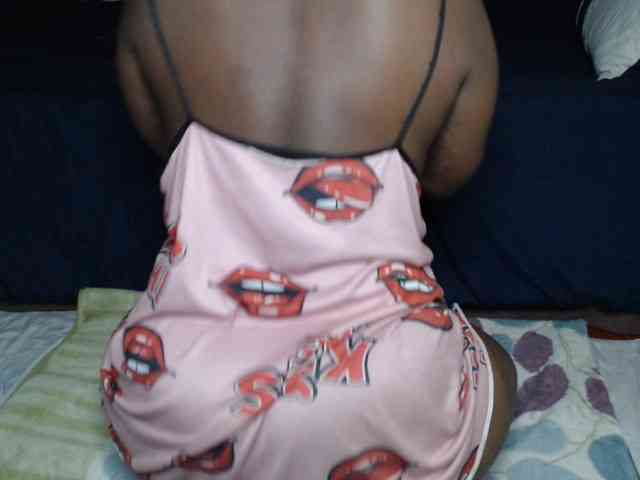 Prettybkack25 webcam