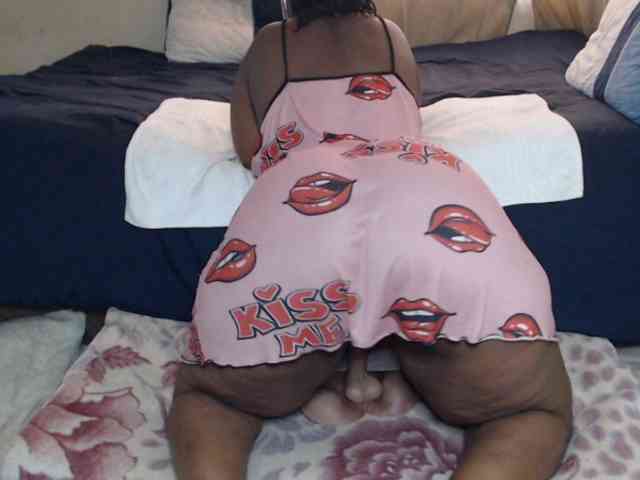 Prettybkack25 webcam