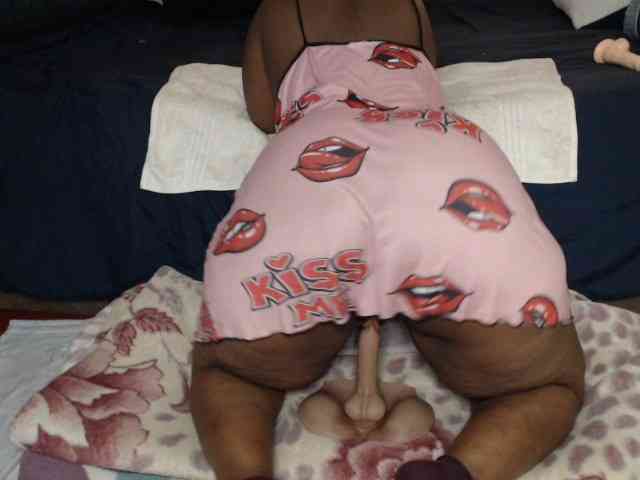 Prettybkack25 webcam