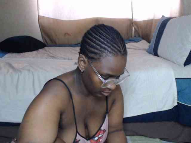 Prettybkack25 webcam