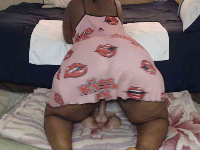 Prettybkack25 webcam