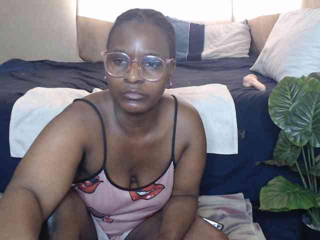 Prettybkack25 webcam