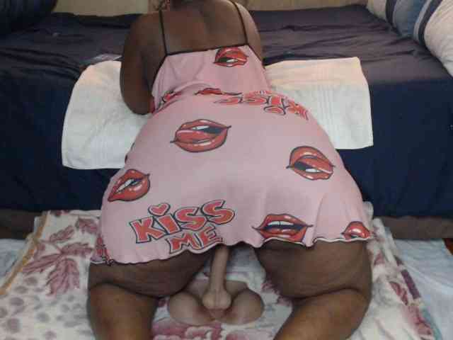 Prettybkack25 webcam