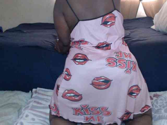 Prettybkack25 webcam