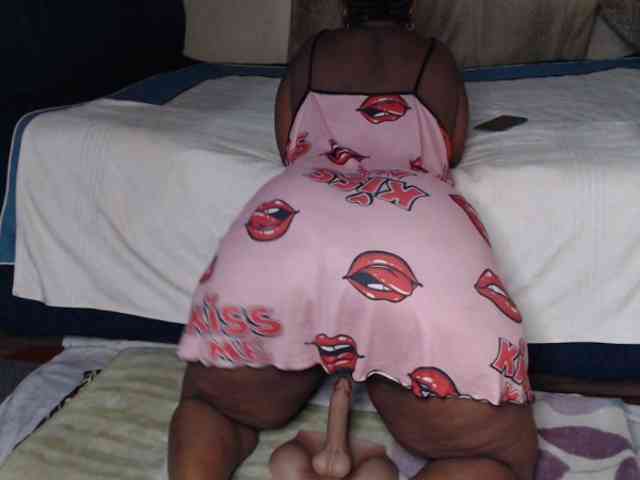 Prettybkack25 webcam