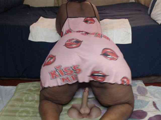Prettybkack25 webcam