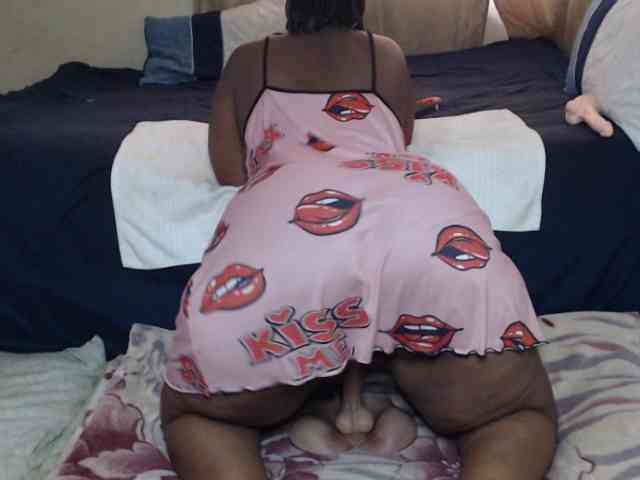Prettybkack25 webcam