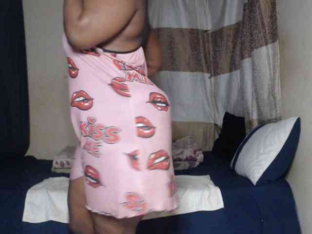 Prettybkack25 webcam