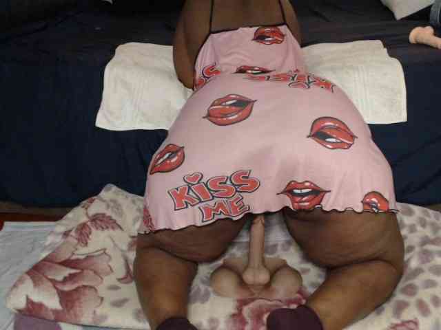 Prettybkack25 webcam