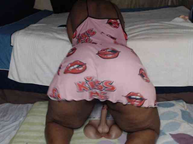 Prettybkack25 webcam