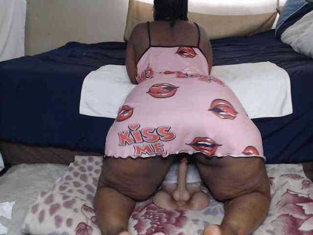 Prettybkack25 webcam