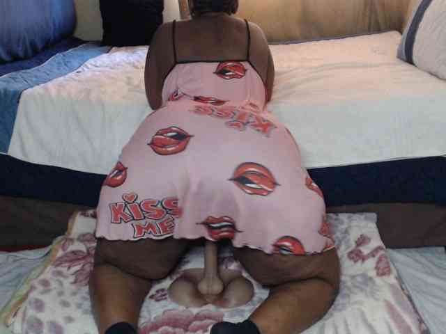 Prettybkack25 webcam